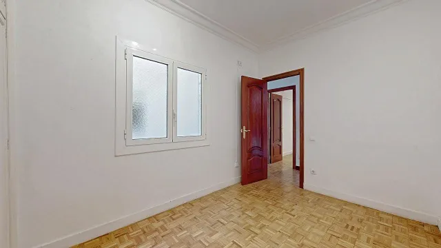 Vivienda en quinta planta con vistas panorámicas, luminosa, con 5 amplias habitaciones. — 39