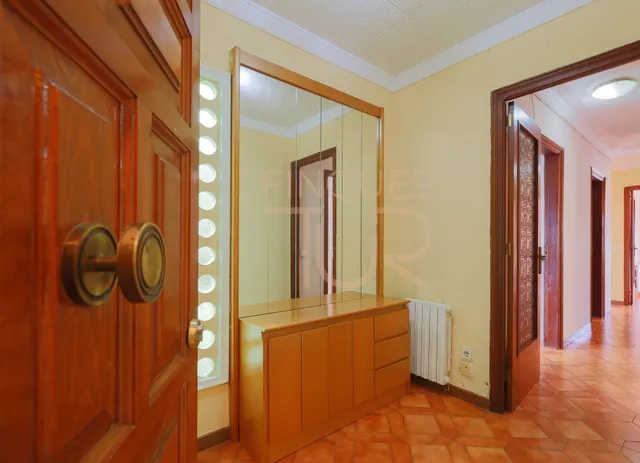 VENTA de AMPLIO en BREDA:  4 DORMITORIOS, MUY LUMINOSO y JUNTO al CENTRO DE BREDA — 29