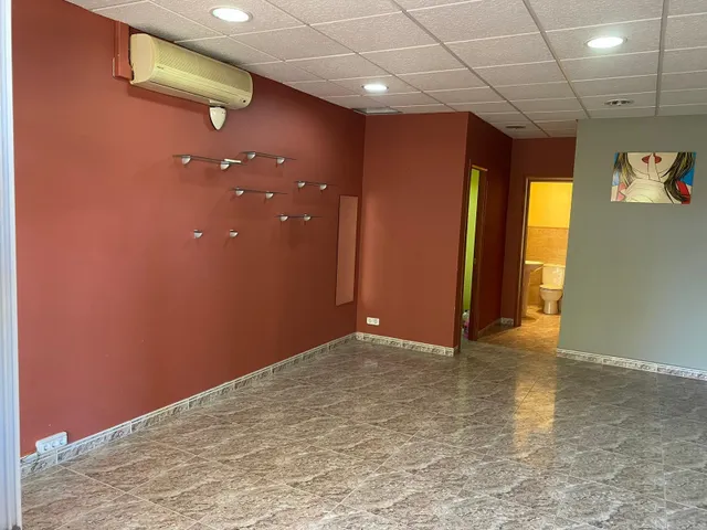 Local comercial en la zona de Camí Fondo en Martorell — 10