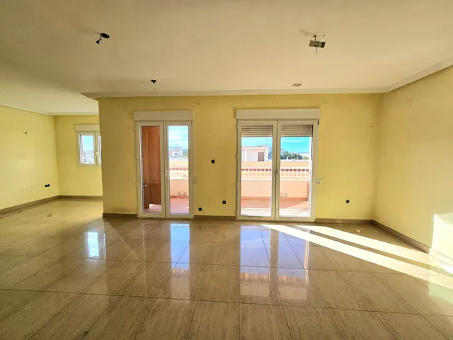 Apartamento en Torrevieja: 4 hab, 2 baños — 7