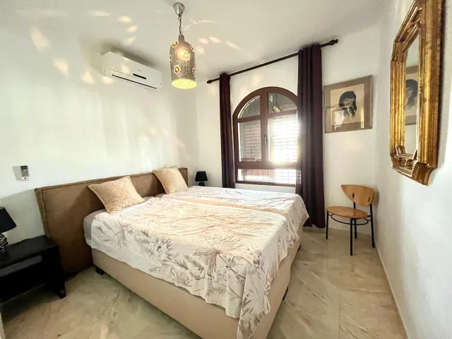 Villa 4 habitaciones 184m² en venta - Villamartin — 40