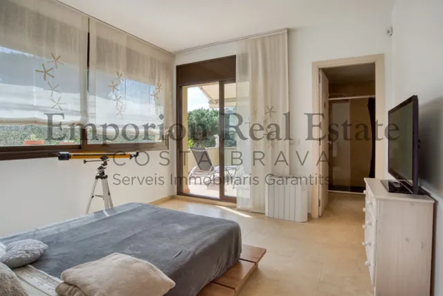 HERMOSA CASA CON PISCINA CERCA DE LA PLAYA - VENTA O ALQUILER CON OPCION A COMPRA — 31