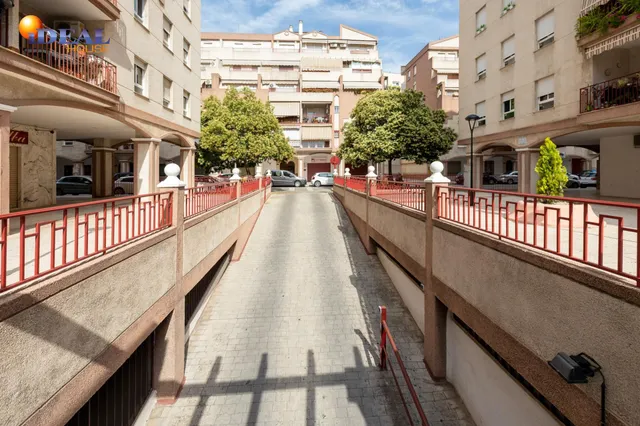 Plaza de garaje en Villarejo. — 28