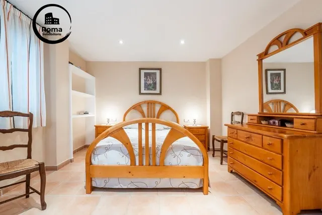 Piso en el centro de Granada, totalmente reformado con dos grandes dormitorios y un baño — 23
