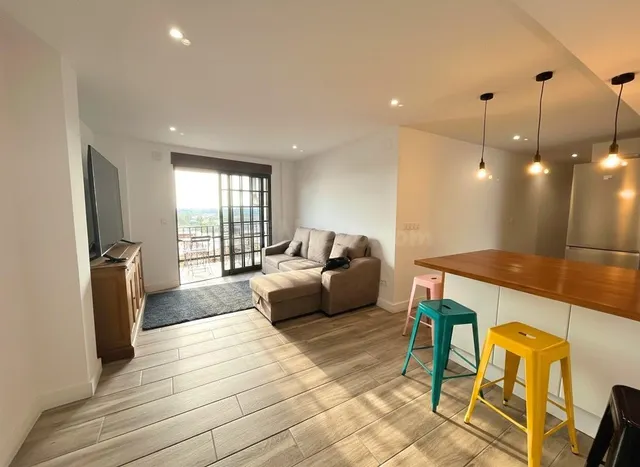 EN VENTA PISO TOTALMENTE REFORMADO EN LA ZONA DE BOSCA -BURR - foto 5