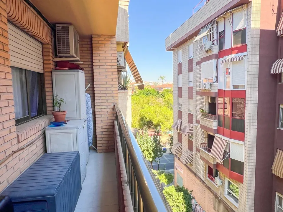 PISO DE CUATRO habitaciones EN EL CARMEN