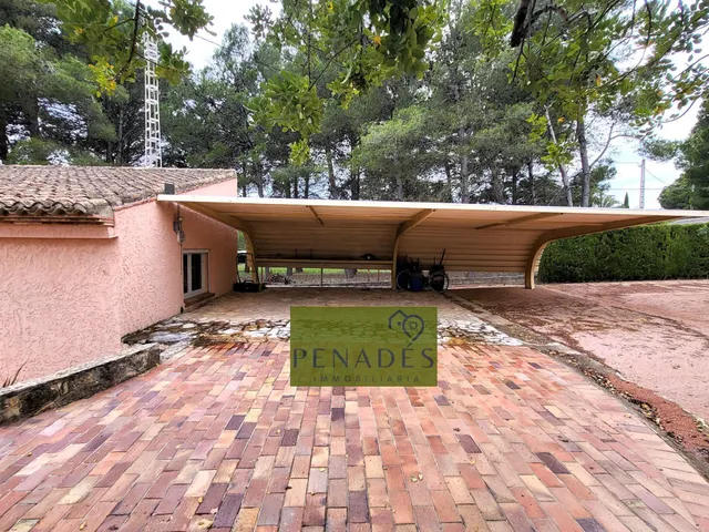 ESPECTACULAR CHALET MUY CERCA DEL PUEBLO — 13
