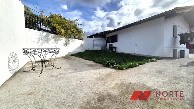 CASA REFORMADA CON JARDÍN Y PORCHE — 20