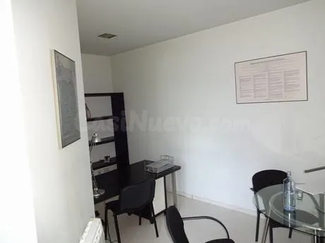 LOCAL COMERCIAL EN PERFECTO ESTADO MUY CERCA DE CENTRO COMER - foto 5