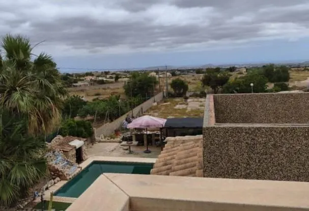 Chalet urbano con piscina privada, vistas al mar y amplias zonas deportivas — 8