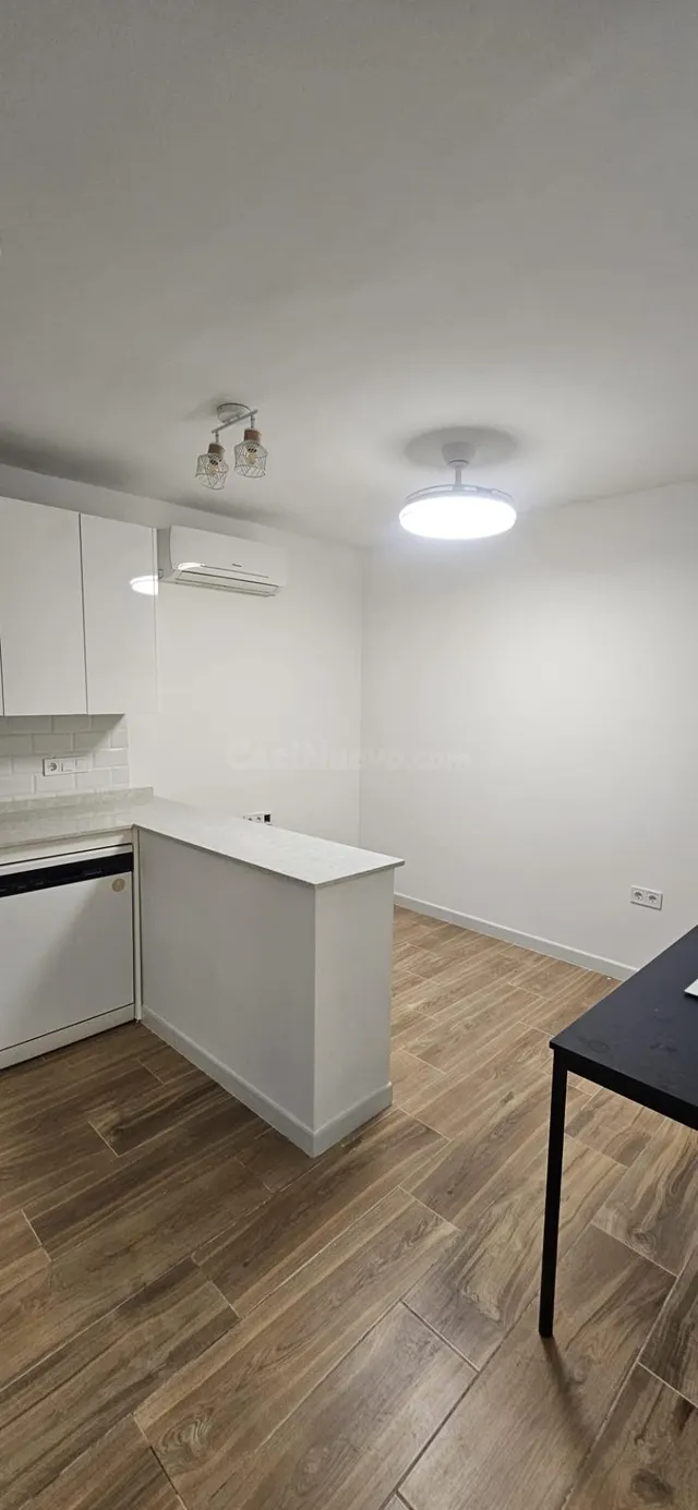 Se alquila magnífico piso completamente reformado y a estren - foto 3