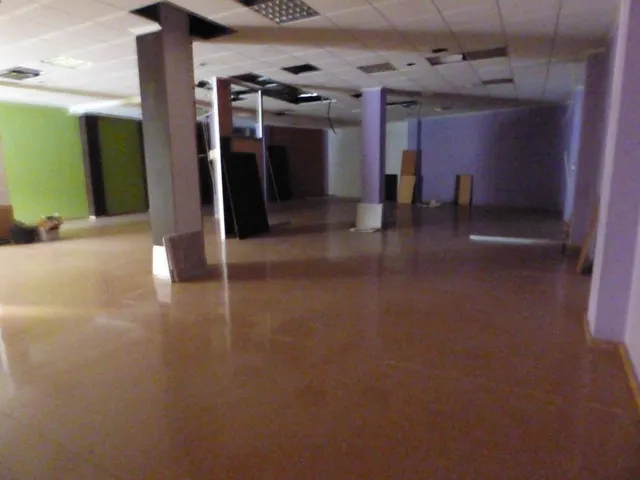 LOCAL CENTRICO — 3