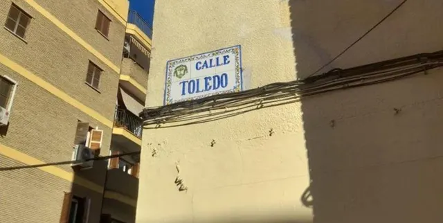 SE VENDE piso OKUPA en C Calle Toledo 14 de San Juan de Azna - foto 2