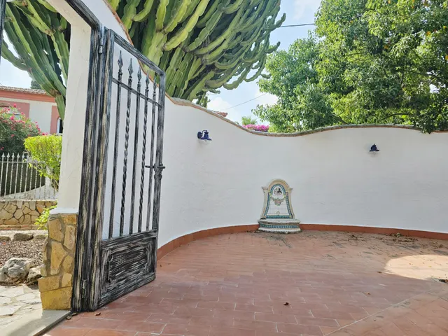 Alquiler anual  Chalet en zona Santa Lucía, con amplia parcela y todas las comodidades — 20