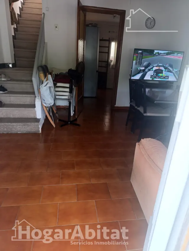 ACOGEDORA CASA CON 4 DORMITORIOS Y VISTAS AL CASTILLO — 6