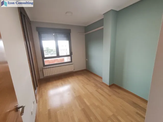 Semiático, 2 dormitorios y un baño, con garaje — 8