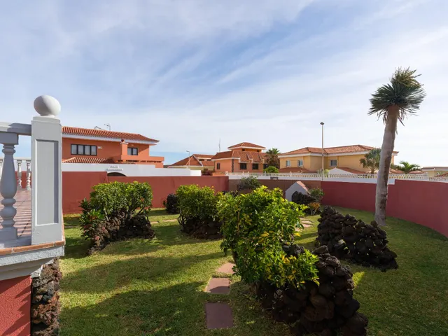 Chalet independiente con jardín y piscina privada en La Garita precio negociable — 12