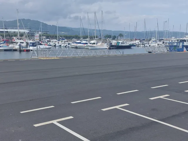 Solar en venta frente al puerto deportivo de Viveiro | proyecto para 40 viviendas — 10