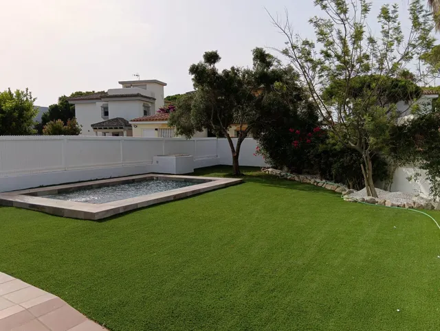 Chalet urbano con piscina privada a solo 400 metros de la playa en costa sancti petri – chiclana — 3