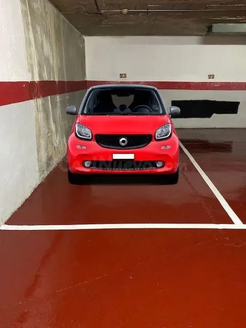 Parking en Av. Generalitat 26 (coche mediano o pequeño) — 3