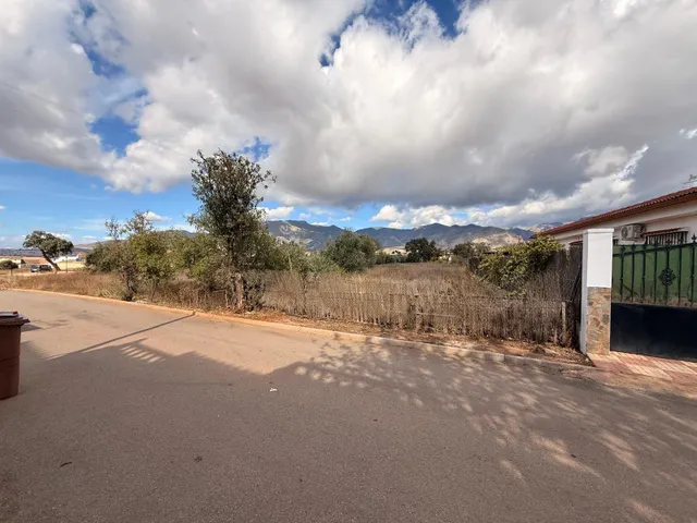 OPORTUNIDAD!!!! SOLAR URBANO EN UN ENCLAVE CON ENCANTO EN PLENO CORAZÓN DE ANDALUCÍA — 3