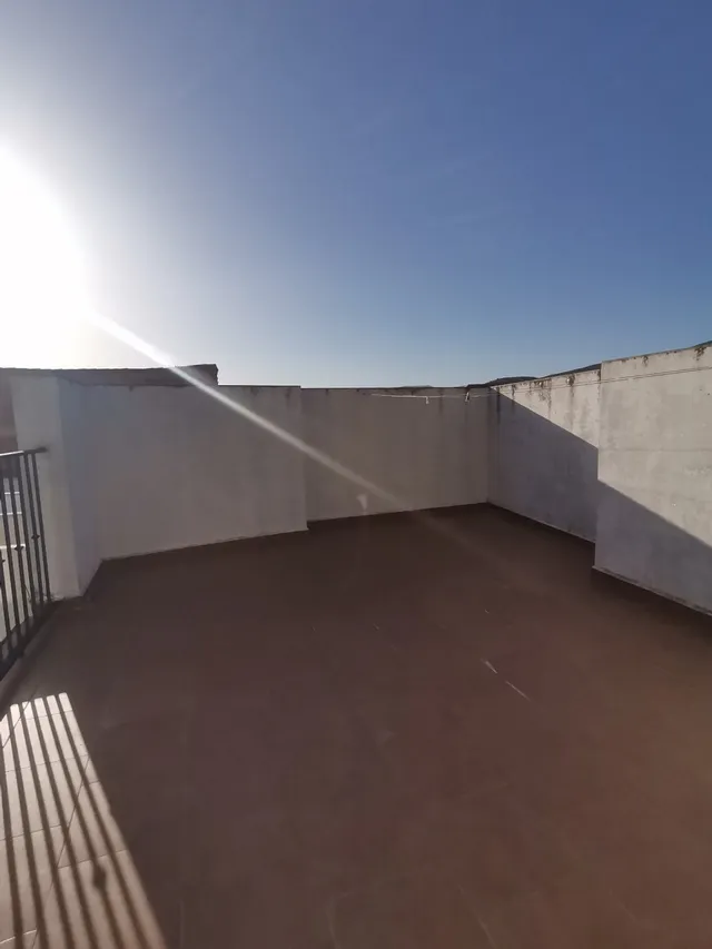SE VENDE CASA EN PLENO CENTRO DE LOS VILLARES — 48