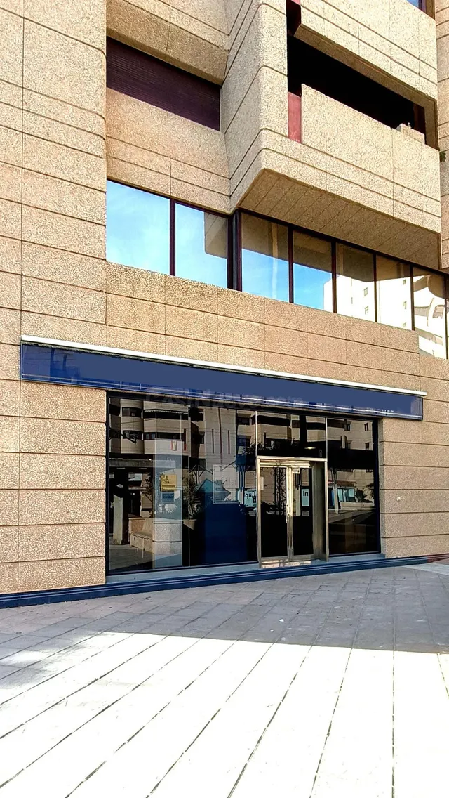 Local comercial 164m² en alquiler - Juan Carlos I