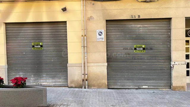 LOCAL COMERCIAL MUY AMPLIO CERCANO AL METRO — 2
