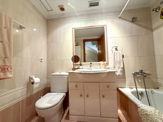 Chalet adosado esquinero con jardín privado, terrazas y garaje doble en La Patacona — 38