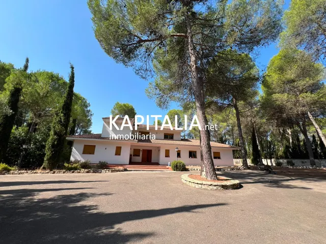 Fantástico chalet a la venta en Ontinyent , zona de Helios - foto 4