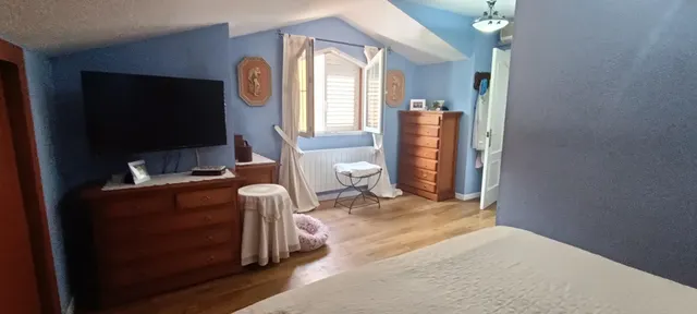 CASA DE 3 PLANTAS CON GARAJE Y PISCINA PRIVADA — 31