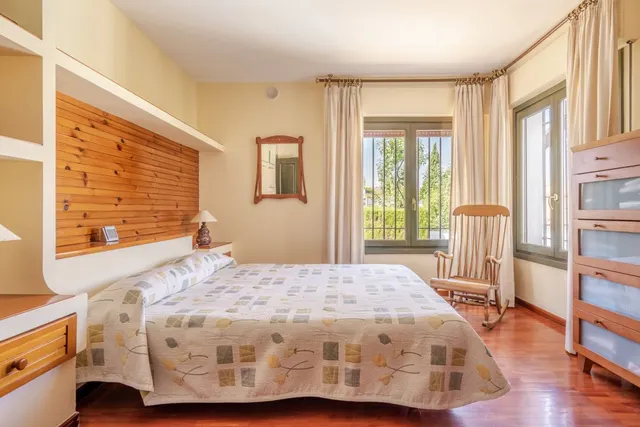 CHALET EXCLUSIVO UNA SOLA PLANTA EN EL CENTRO DE LA ZUBIA — 28