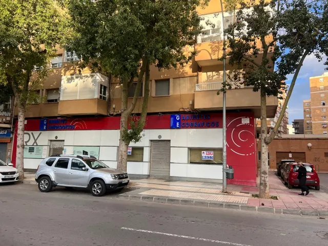 LOCAL COMERCIAL EN RAMÓN Y CAJAL — 10