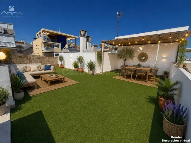 Ático dúplex, situado en la zona centro de la playa de Daimú