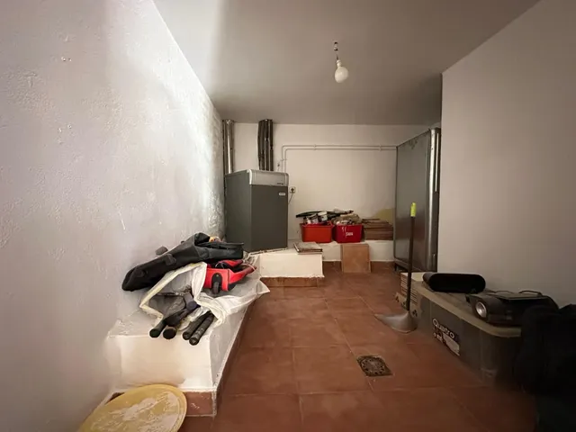 SINGULAR CASA CON DOS VIVIENDAS EN LA CABRERA — 12