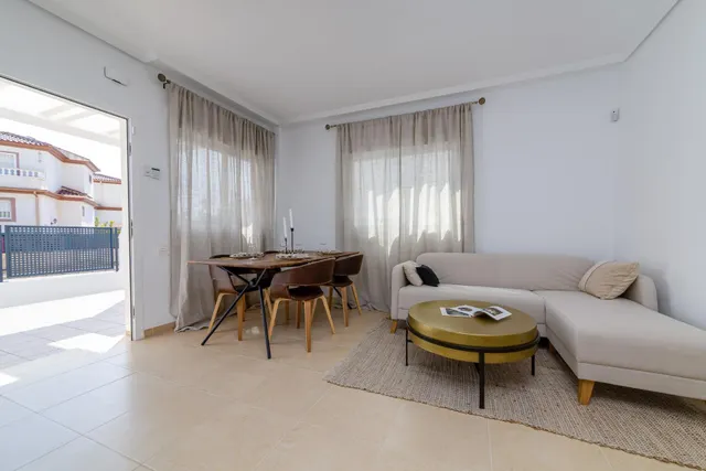 Villa Independiente en San Fulgencio, 3 dormitorios, 3 baños — 8