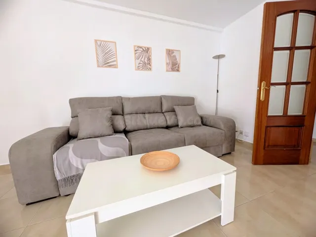 AMPLIO PISO DE 3 DORMITORIOS EN NUEVA CIUDAD – JUNTO AL HOSP - foto 2