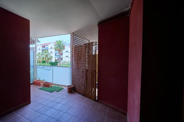 PISO DE 3 HAB CON BALCÓN, PK, Trastero y Piscina Comunitaria — 24