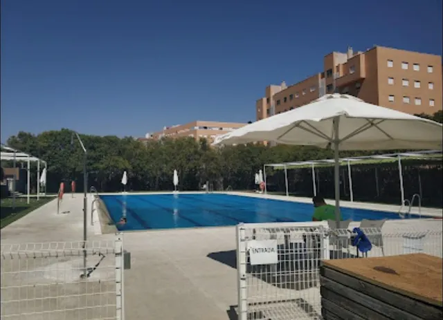 Chalet Adosado en Sevilla Este — 10