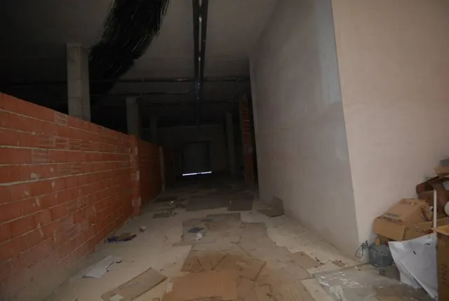 Local comercial en zona del Parque de la Ocarasa. — 9