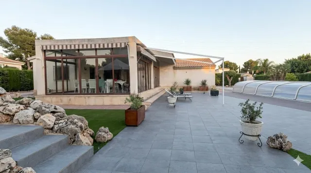 MATOLA: Chalet de 420 m2 en Planta Única | Parcela SEGREGABL - foto 3
