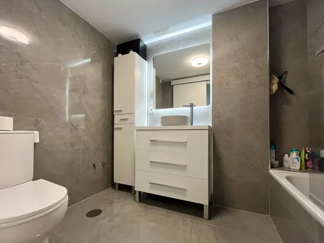 Piso en venta en Calle Pintor Soriano Quiros s/n — 13