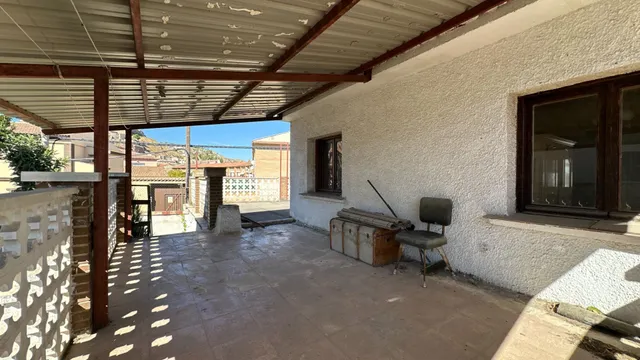 ¡Una casa con jardín, terraza y un sinfín de posibilidades en el corazón de Borja! — 41