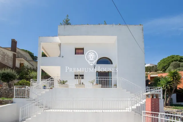 Espectacular Casa en Alella con Vistas al Mar y Dos Vivienda - foto 2