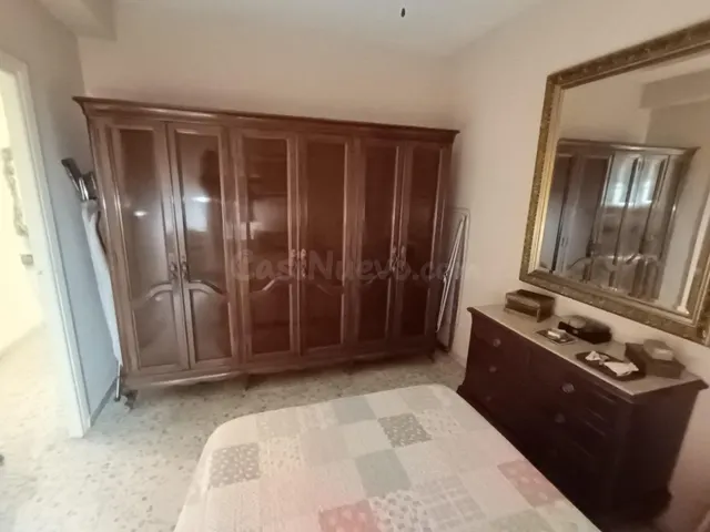 D. piso exterior, primera planta, junto a la ribera de Córdoba — 24