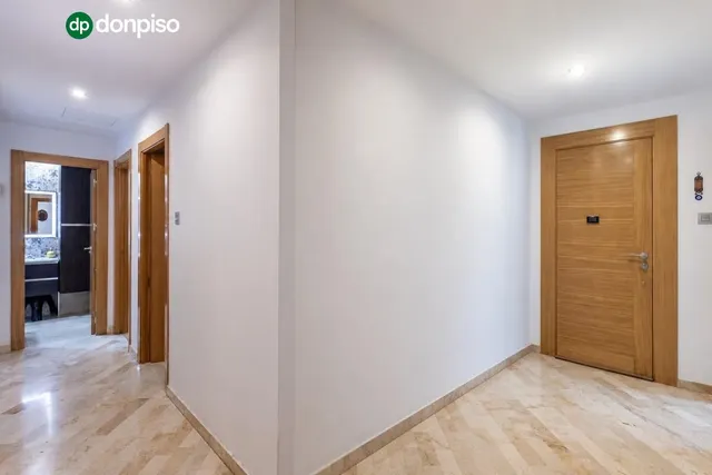 Magnífico piso con plaza de garaje junto a Catedral. — 9