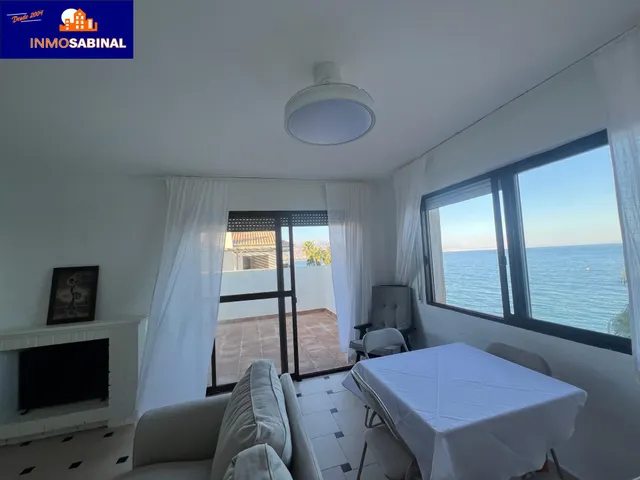 Impresionante Piso en Primera Línea de Playa en La Romanilla, Roquetas de Mar por €310.000 — 7