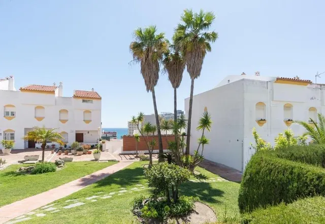 Amplio adosado 4 dorm .ideal familias,cerca colegios y playa.Torrequebrada — 40