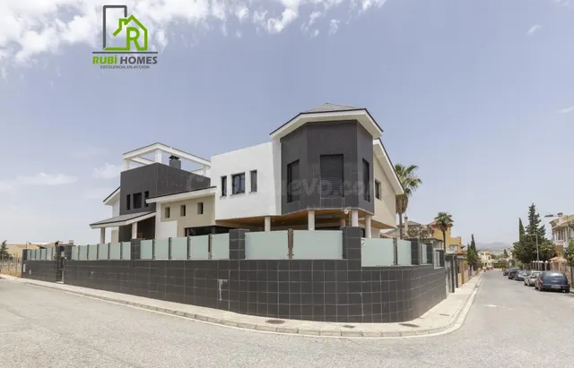 CHALET PREMIUM EN VENTA - OGÍJARES — 2