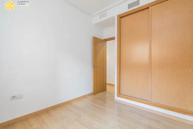 PISO DE 102 METROS CONSTRUIDOS  3 DORMITORIOS, 2 BAÑOS Y VESTIDOR EN EL ALTET — 29